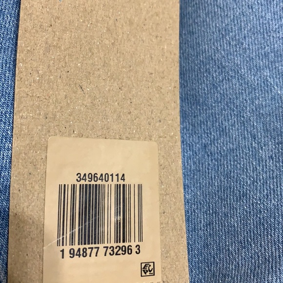 Levi Wedgie Straight High Rise Jeans - Picture 5 of 6